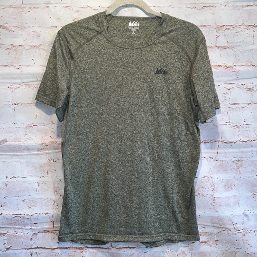 REI co op Men’s short sleeve athletic pullover top shirt Small green logo